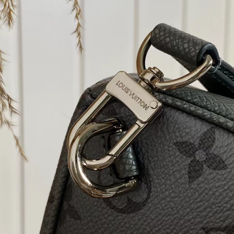 Louis Vuitton Outdoor Slingbag(13-21-5cm)   M30833 - EUR FASHION