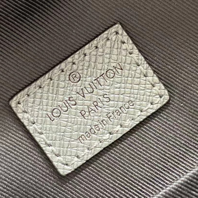 Louis Vuitton Outdoor Slingbag(13-21-5cm)   M30833 - EUR FASHION