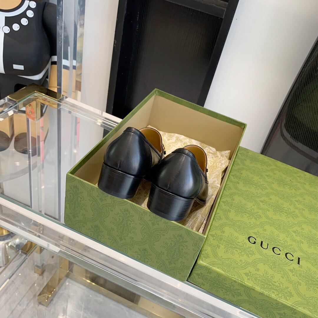 Gucci Women's Loafer With Horsebit - EUR FASHION