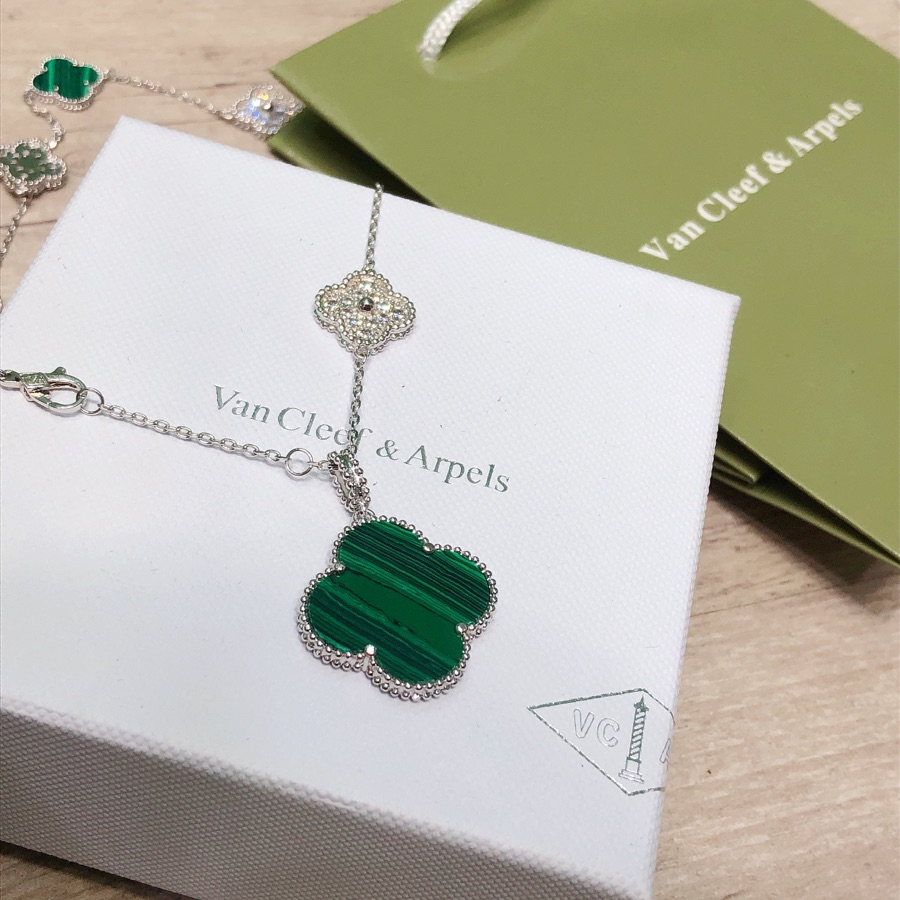 Van Cleef & Arpels Vintage Alhambra Long Necklace, 10 motifs - EUR FASHION