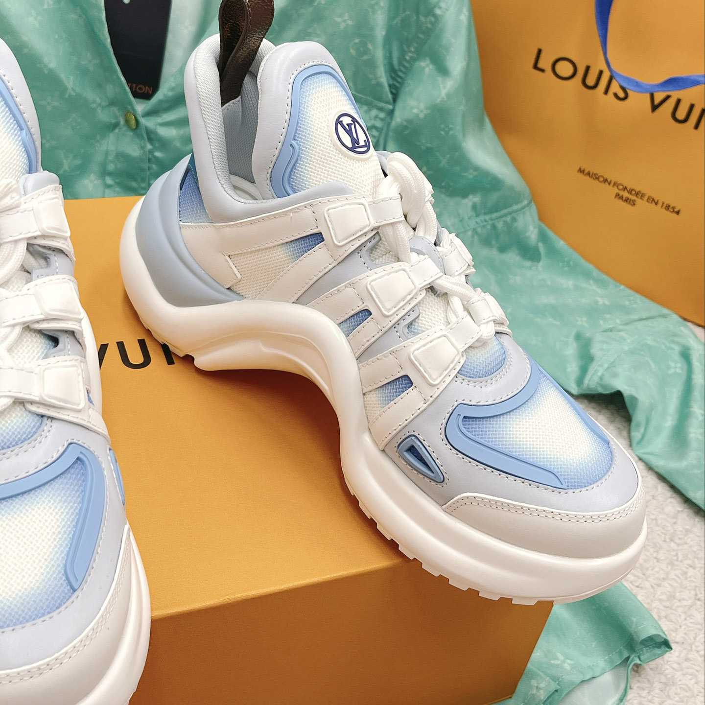 Louis Vuitton LV Archlight Sneaker       1A9RVH - EUR FASHION