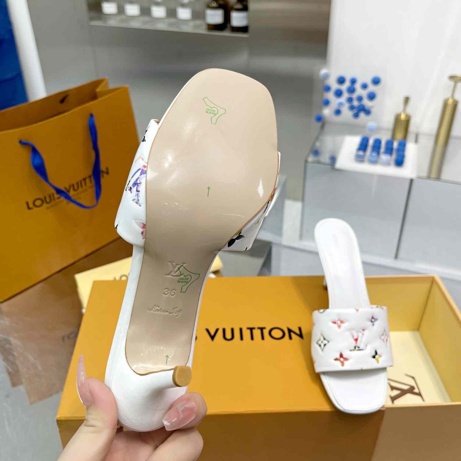 Louis Vuitton Revival Mule     1AAP7M - EUR FASHION