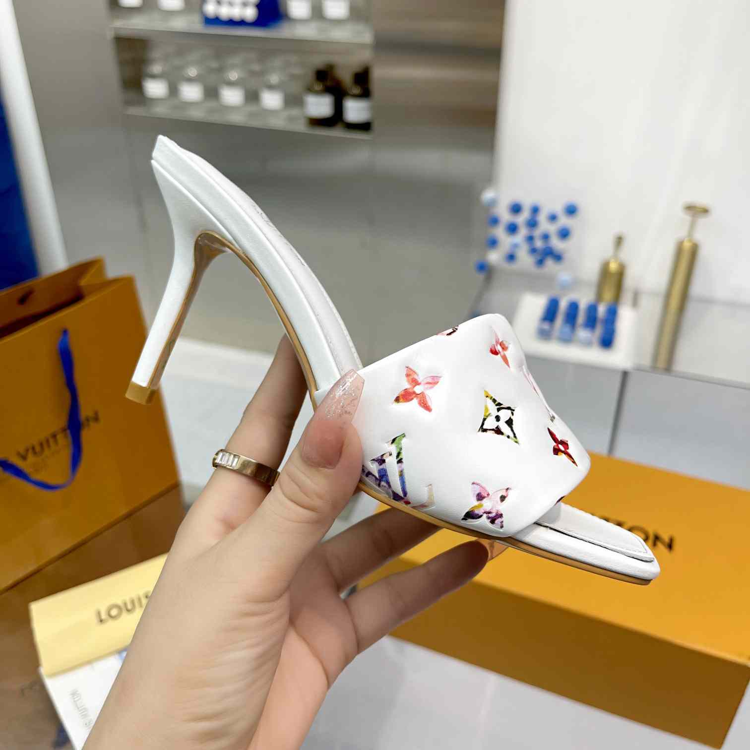 Louis Vuitton Revival Mule     1AAP7M - EUR FASHION