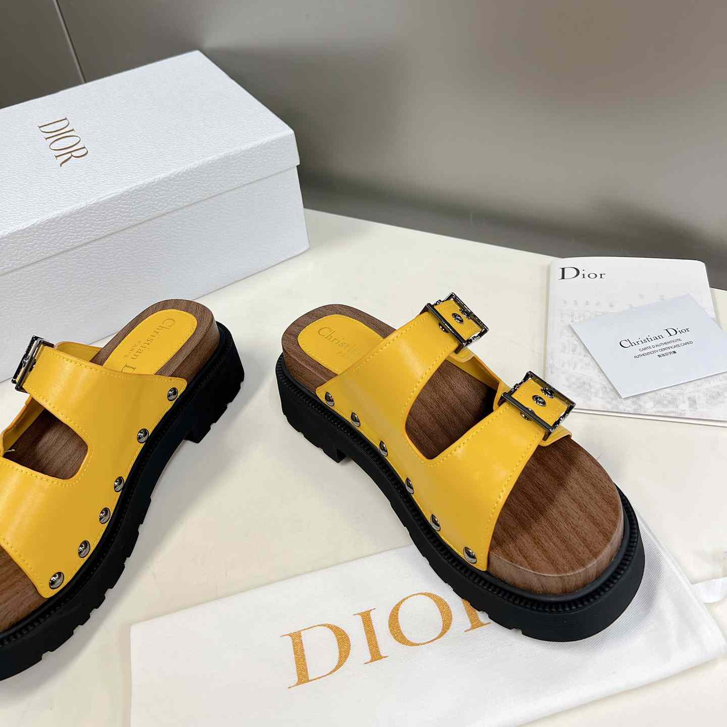 Dior Diorquake Strap Sandal - EUR FASHION