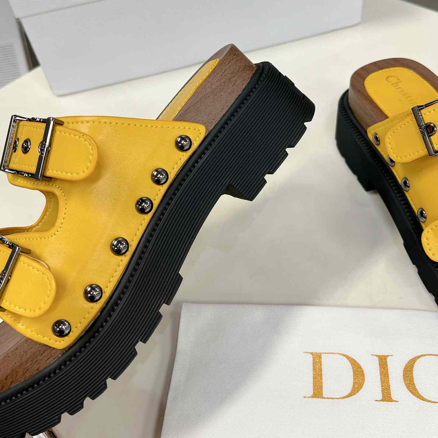 Dior Diorquake Strap Sandal - EUR FASHION