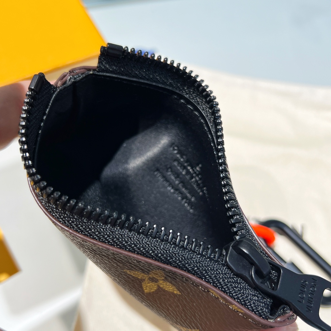 Louis Vuitton Key Pouch - EUR FASHION