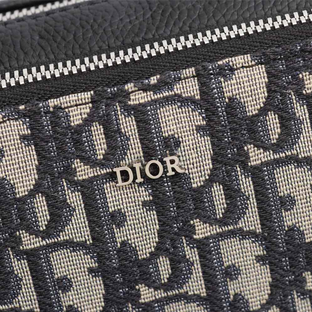 Dior Pouch With Shoulder Strap (17-12.5-5cm) - EUR FASHION
