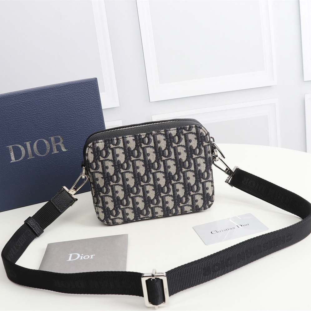 Dior Pouch With Shoulder Strap (17-12.5-5cm) - EUR FASHION