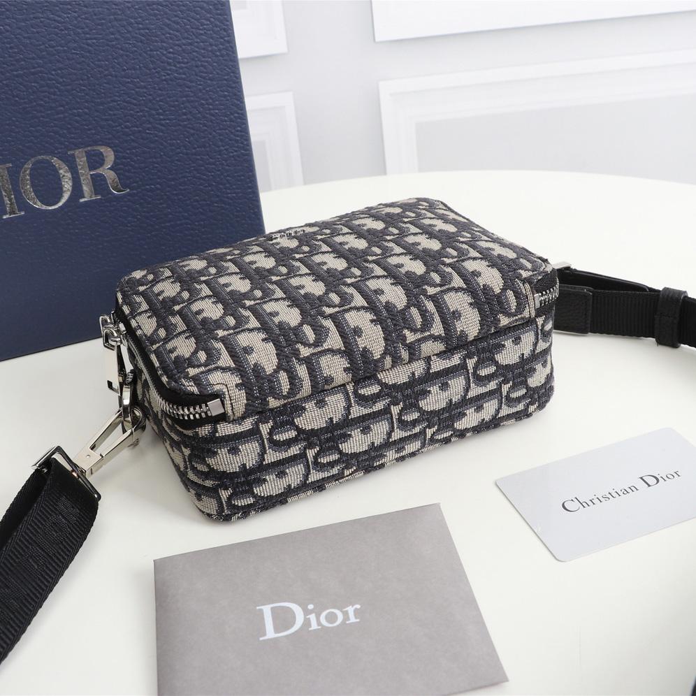 Dior Pouch With Shoulder Strap (17-12.5-5cm) - EUR FASHION