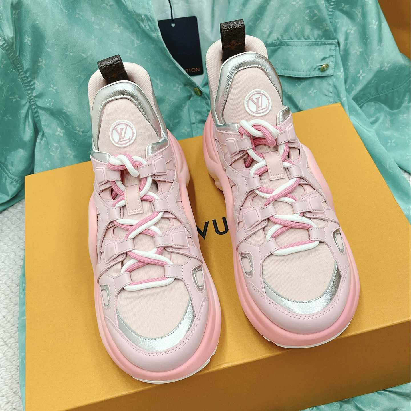 Louis Vuitton LV Archlight Sneaker       1AACM2 - EUR FASHION