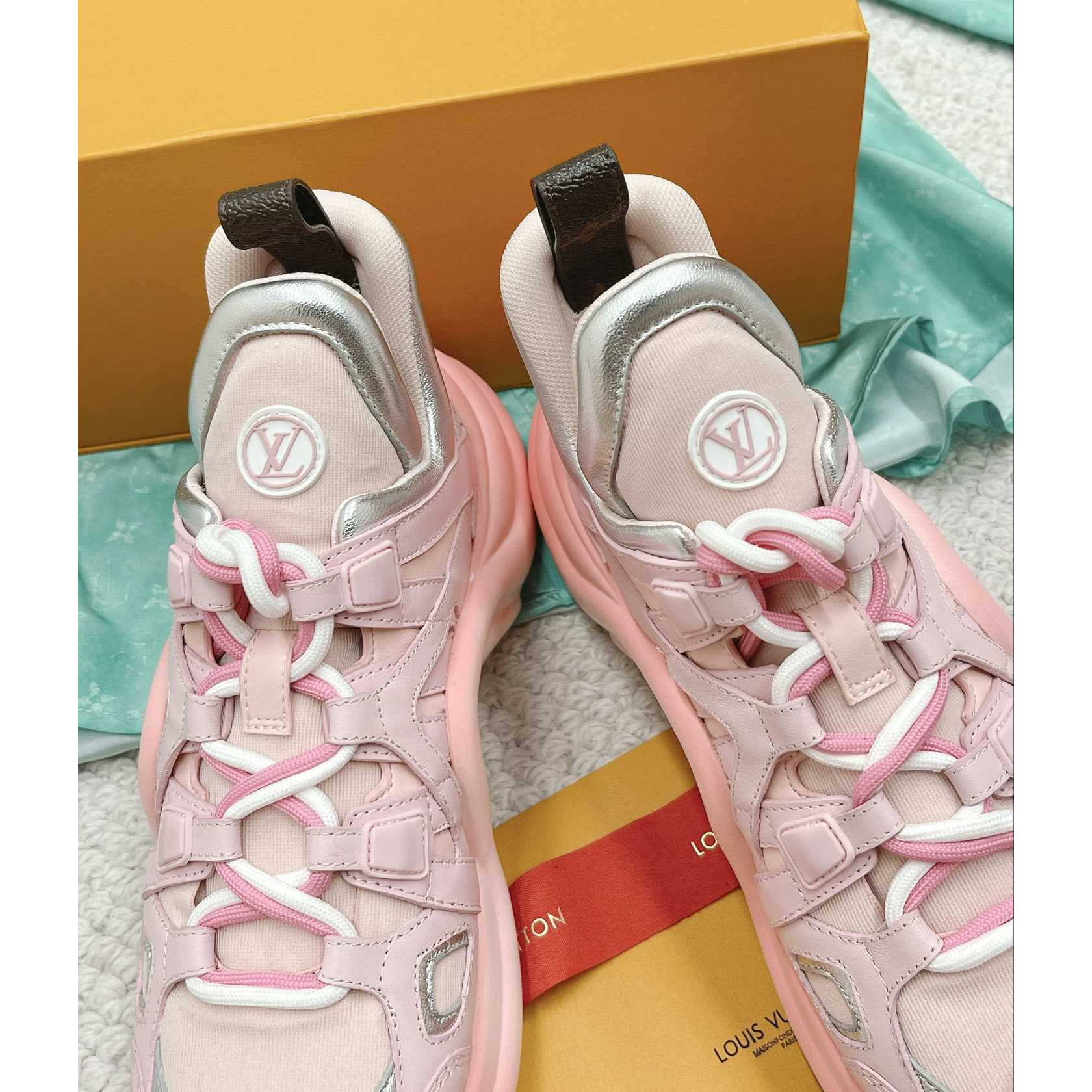Louis Vuitton LV Archlight Sneaker       1AACM2 - EUR FASHION