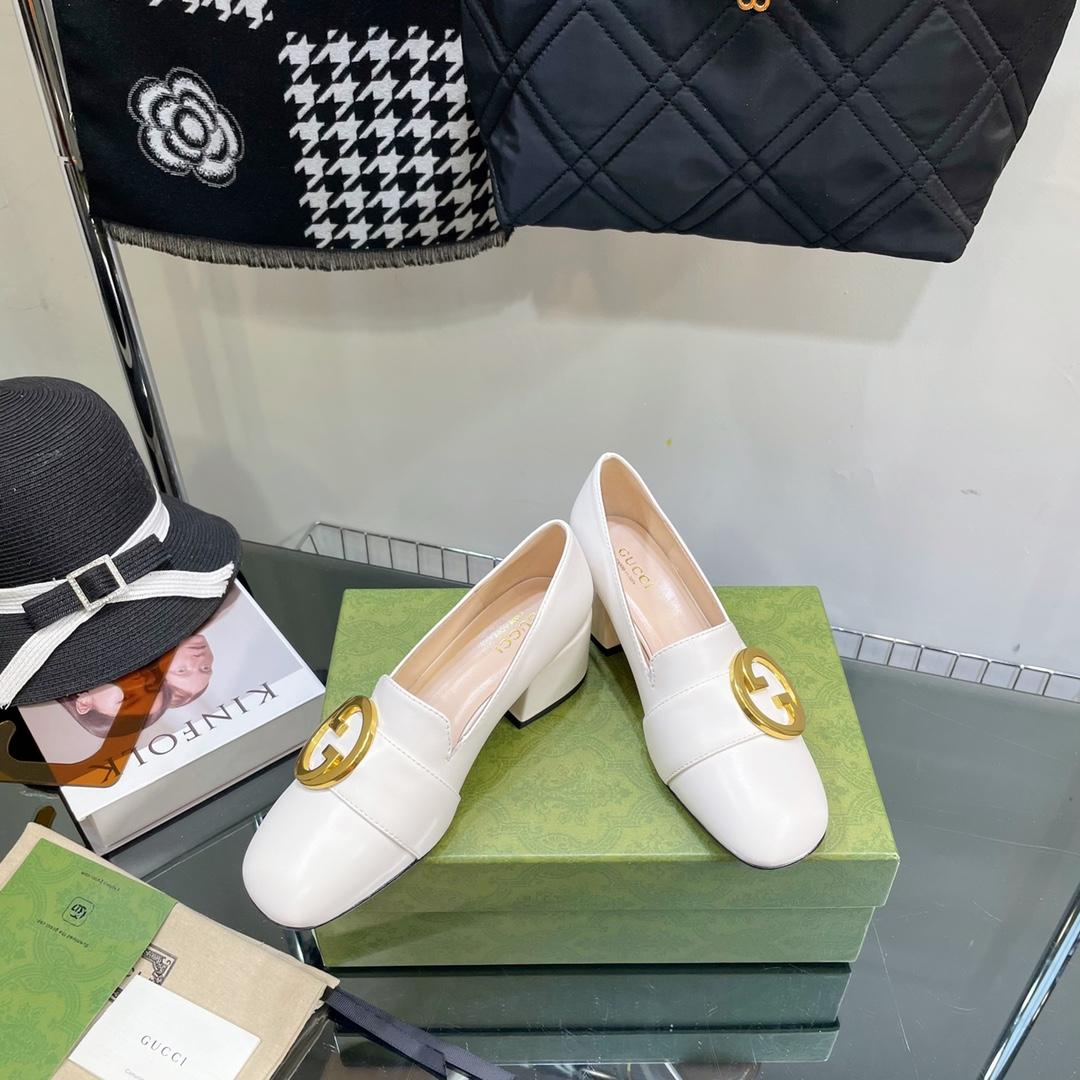 Gucci Blonde Women's Mid-heel Pump - EUR FASHION