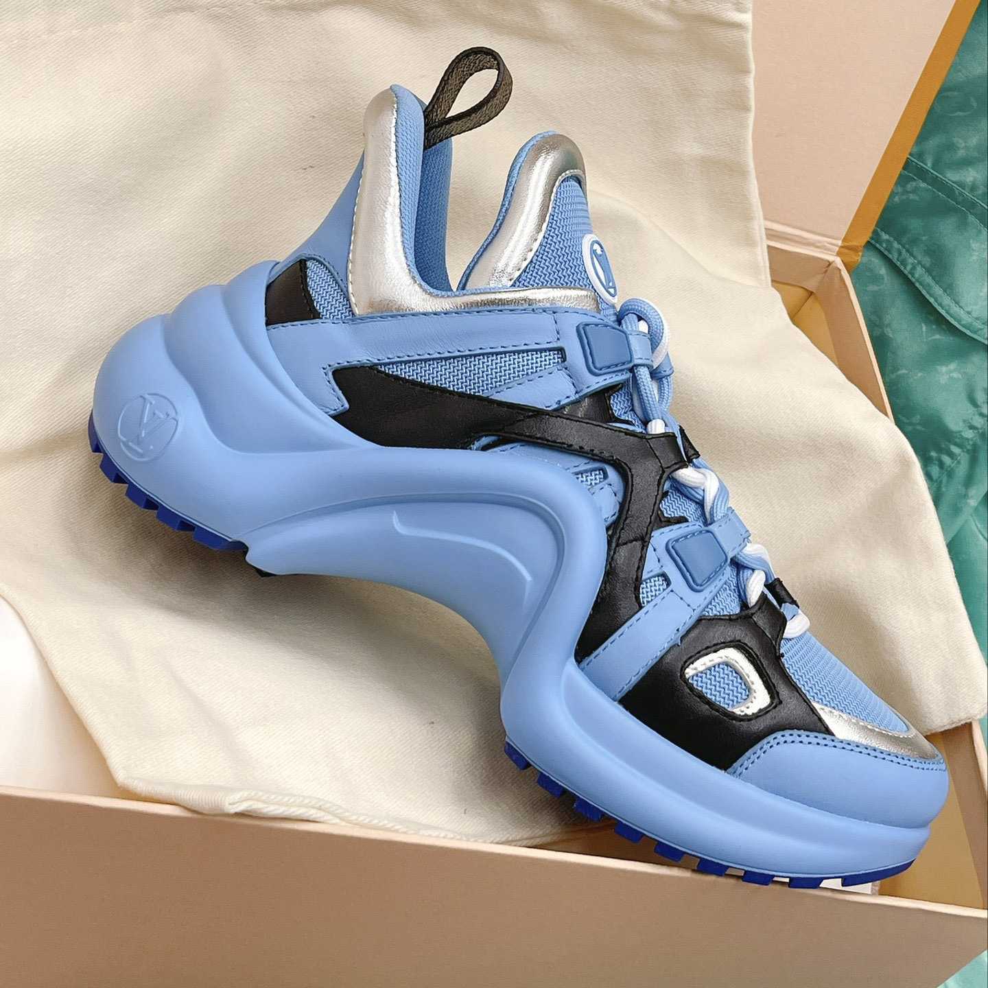 Louis Vuitton LV Archlight Sneaker      - EUR FASHION