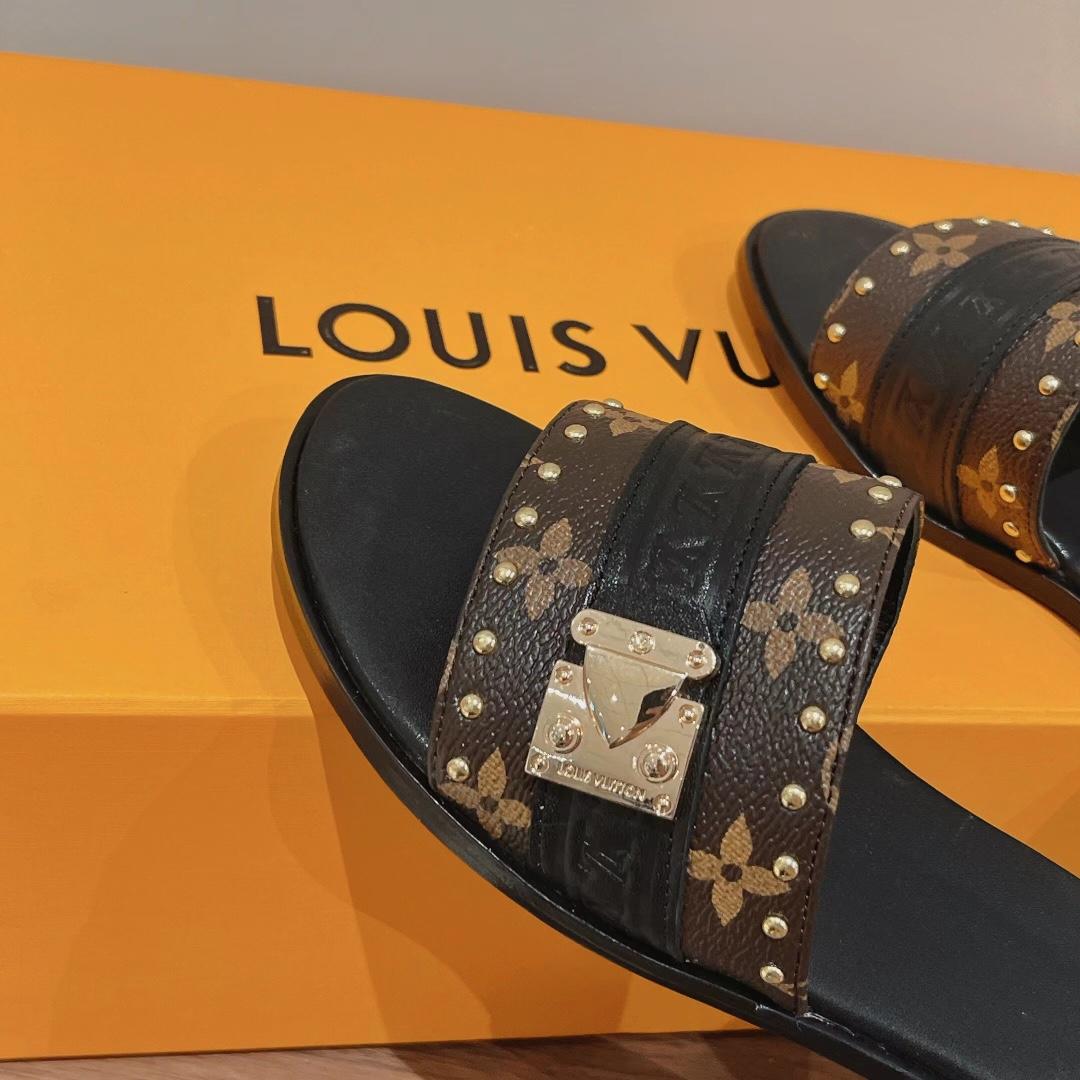 Louis Vuitton Lock It Flat Mule     1AAC3Q - EUR FASHION