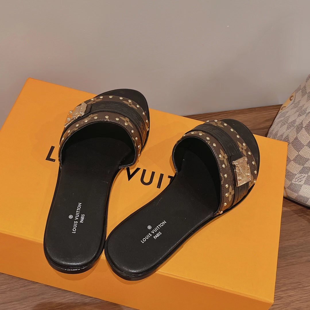 Louis Vuitton Lock It Flat Mule     1AAC3Q - EUR FASHION