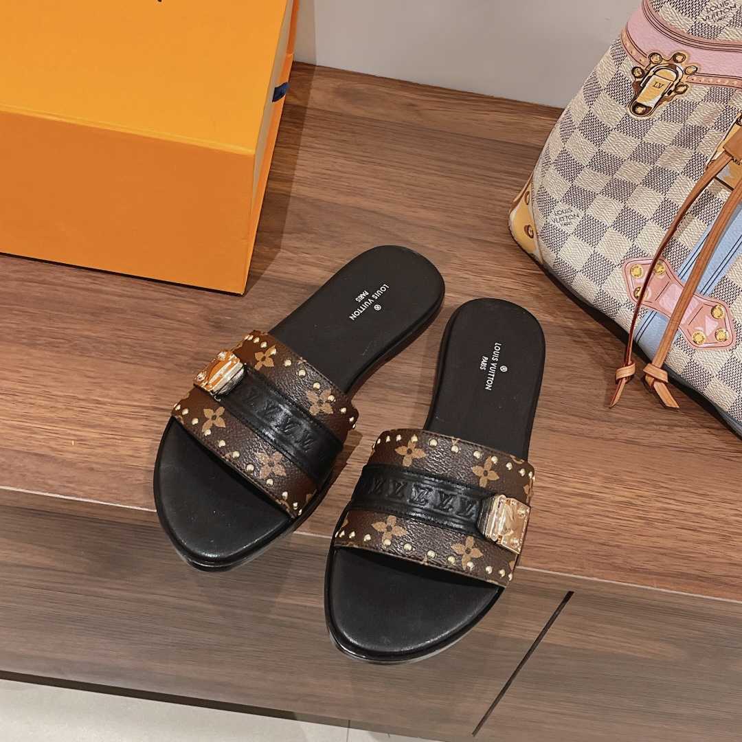Louis Vuitton Lock It Flat Mule     1AAC3Q - EUR FASHION