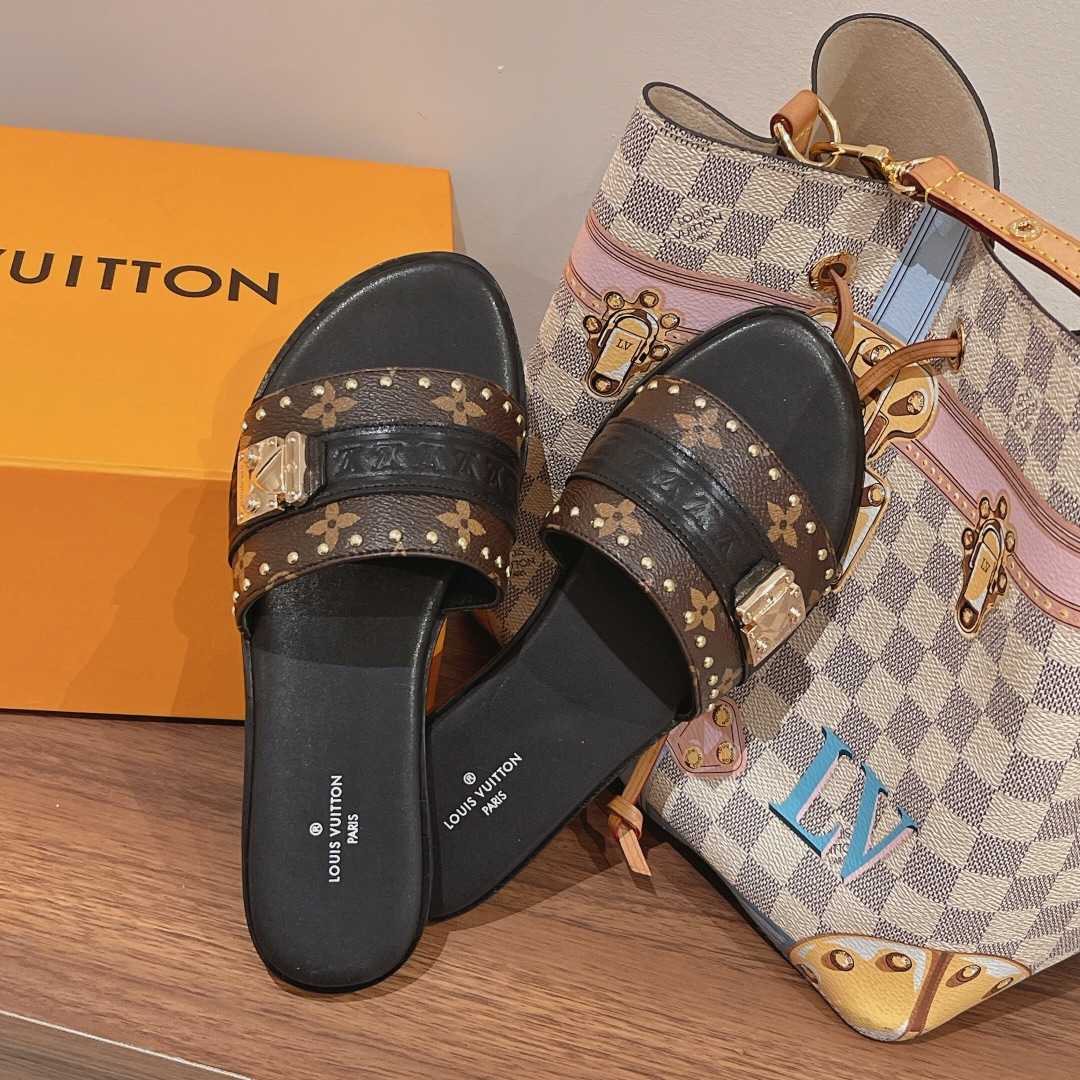 Louis Vuitton Lock It Flat Mule     1AAC3Q - EUR FASHION