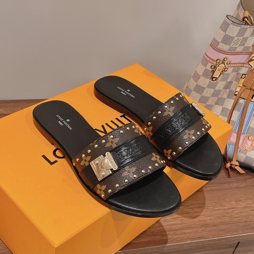 Louis Vuitton Lock It Flat Mule     1AAC3Q - EUR FASHION