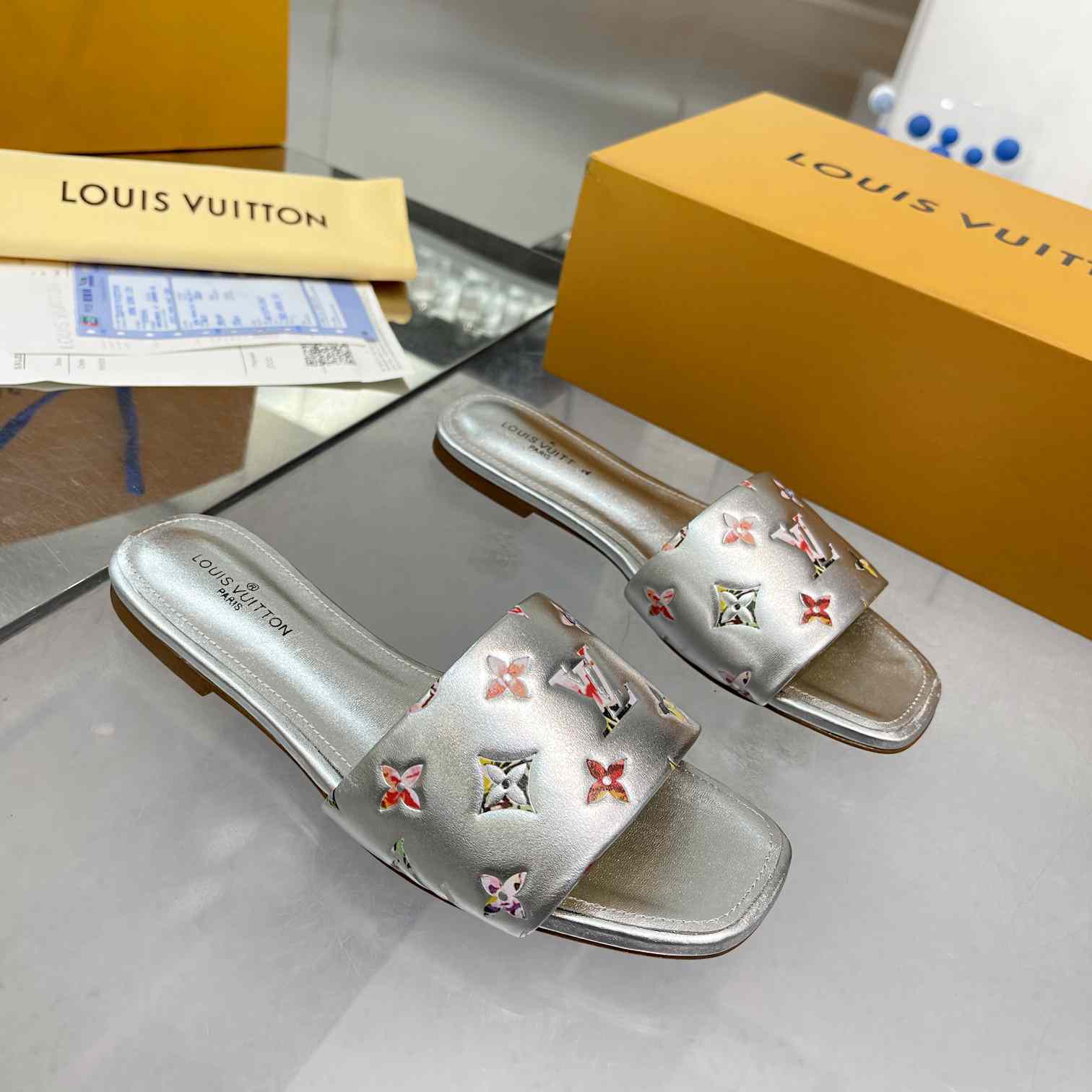 Louis Vuitton Revival Flat Mule     1AAOVA - EUR FASHION