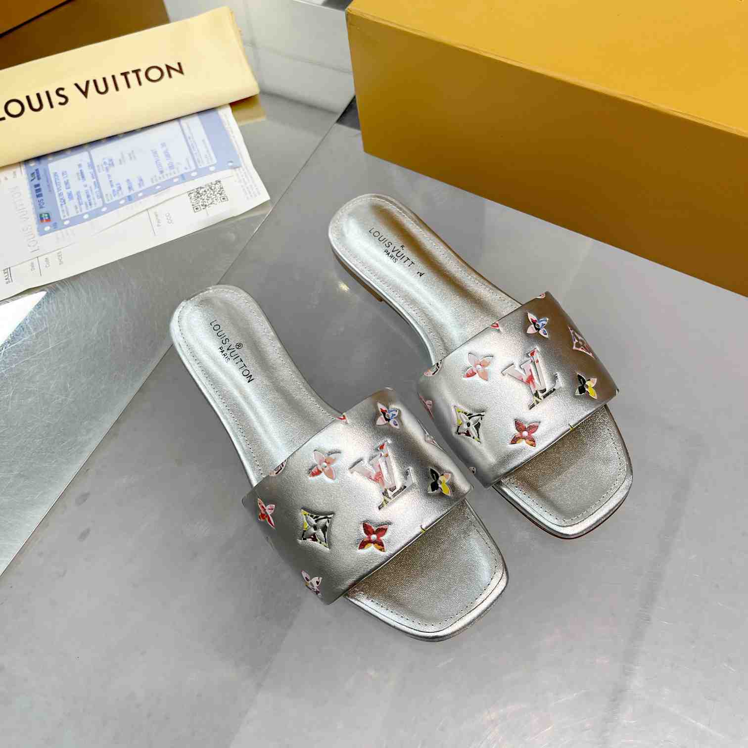 Louis Vuitton Revival Flat Mule     1AAOVA - EUR FASHION