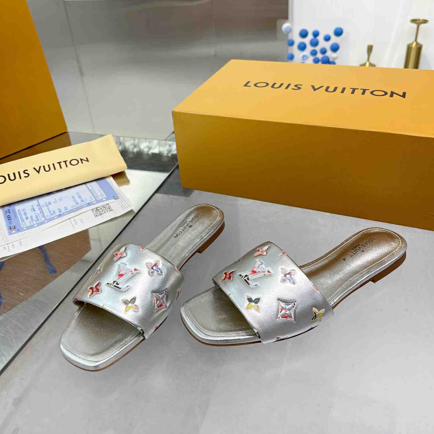 Louis Vuitton Revival Flat Mule     1AAOVA - EUR FASHION