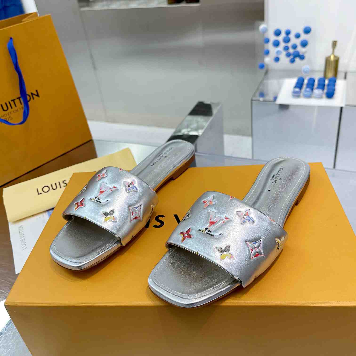 Louis Vuitton Revival Flat Mule     1AAOVA - EUR FASHION