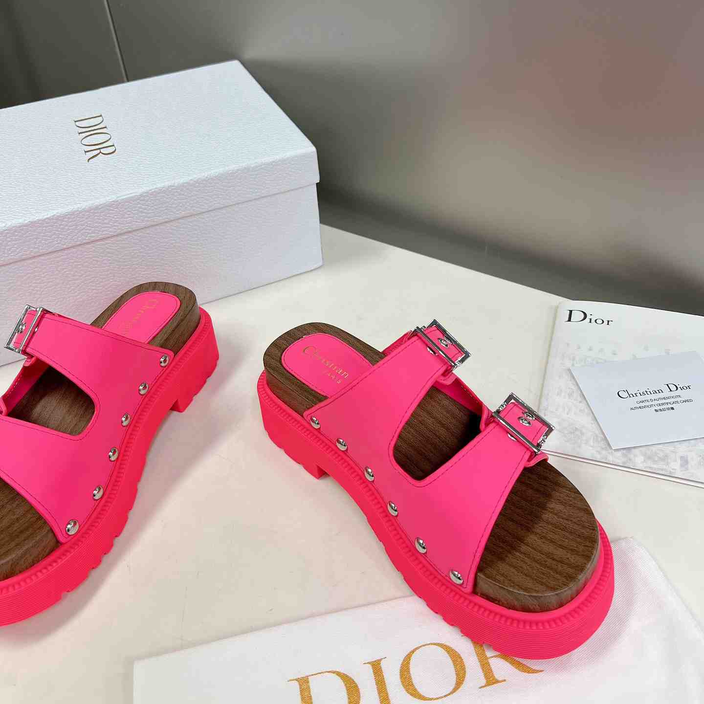 Dior Diorquake Strap Sandal - EUR FASHION