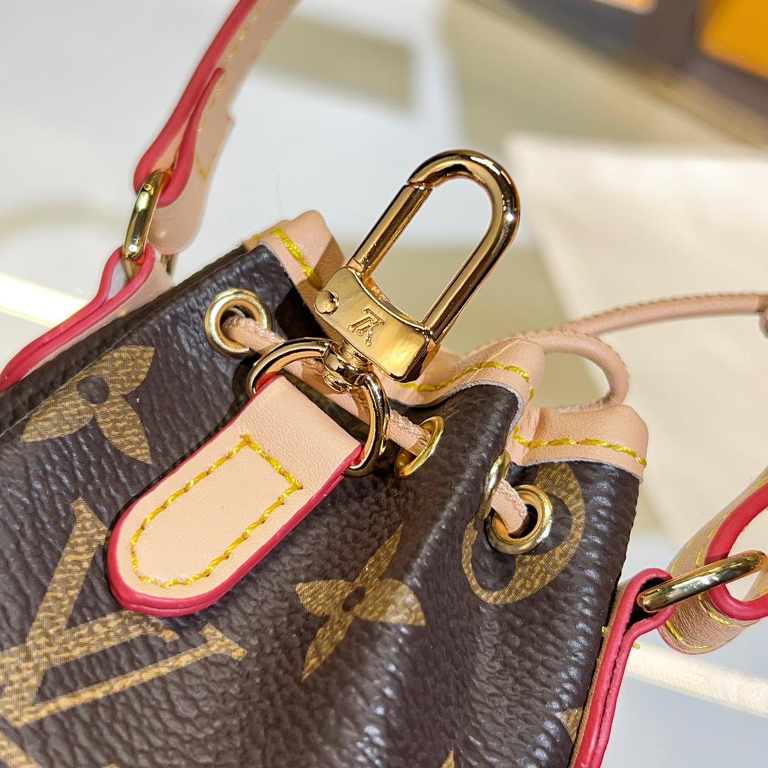 Louis Vuitton  Micro Noé Bag Charm    M00818 - EUR FASHION
