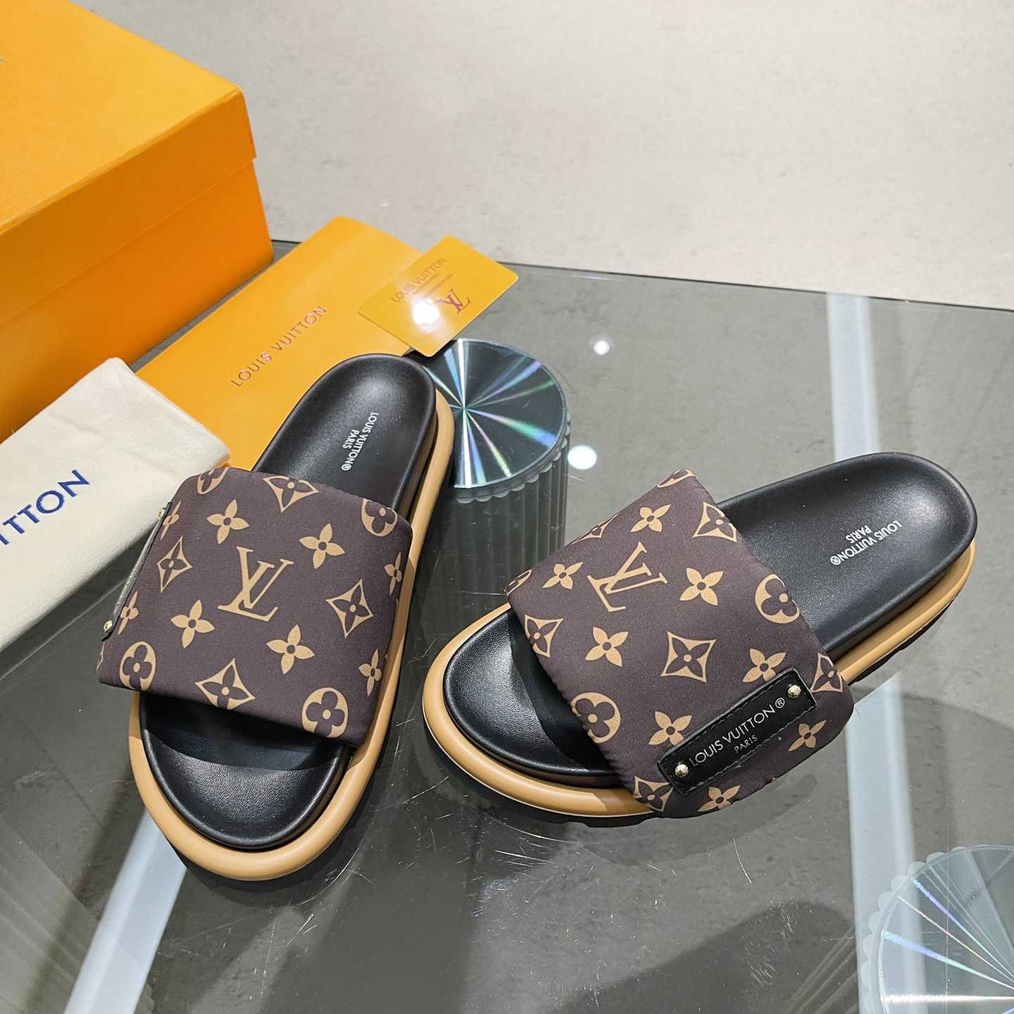 Louis Vuitton Pool Pillow Flat Comfort Mule    1AAEBX - EUR FASHION