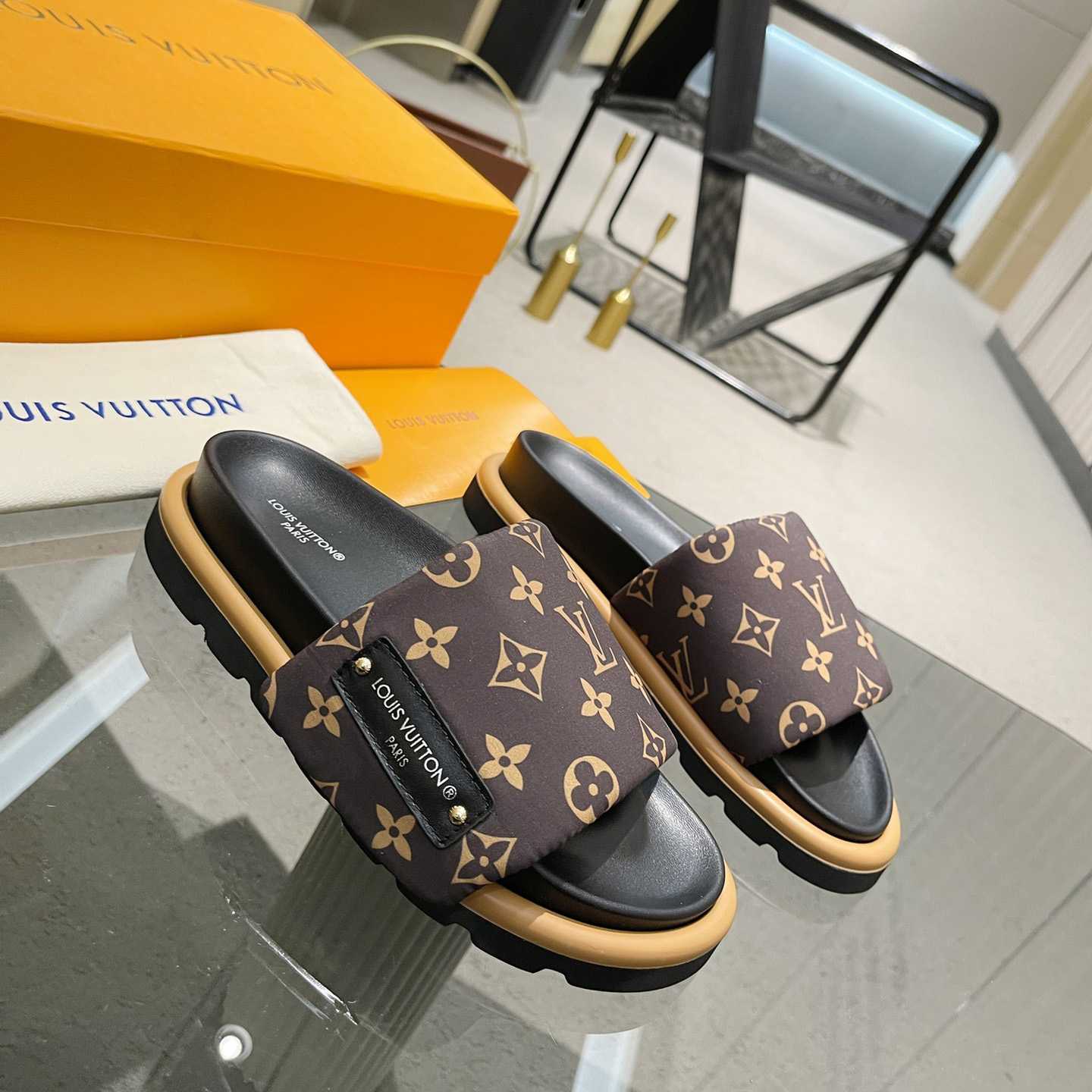 Louis Vuitton Pool Pillow Flat Comfort Mule    1AAEBX - EUR FASHION