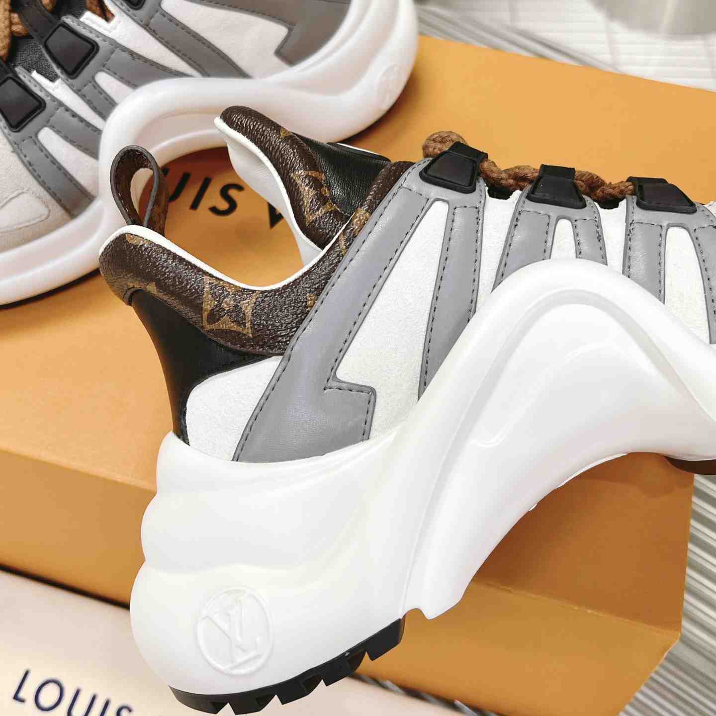 Louis Vuitton LV Archlight Sneaker       1AAOWZ    - EUR FASHION