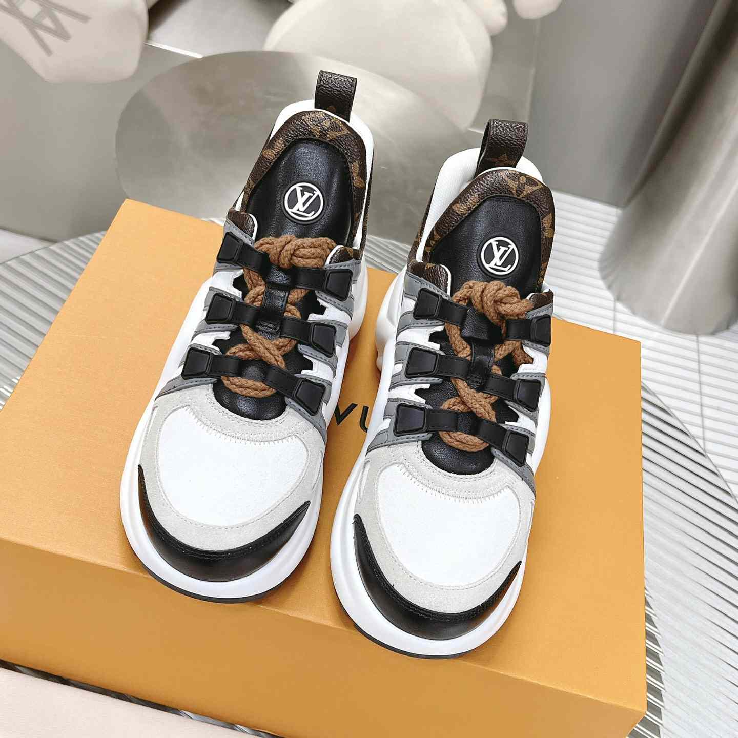 Louis Vuitton LV Archlight Sneaker       1AAOWZ    - EUR FASHION