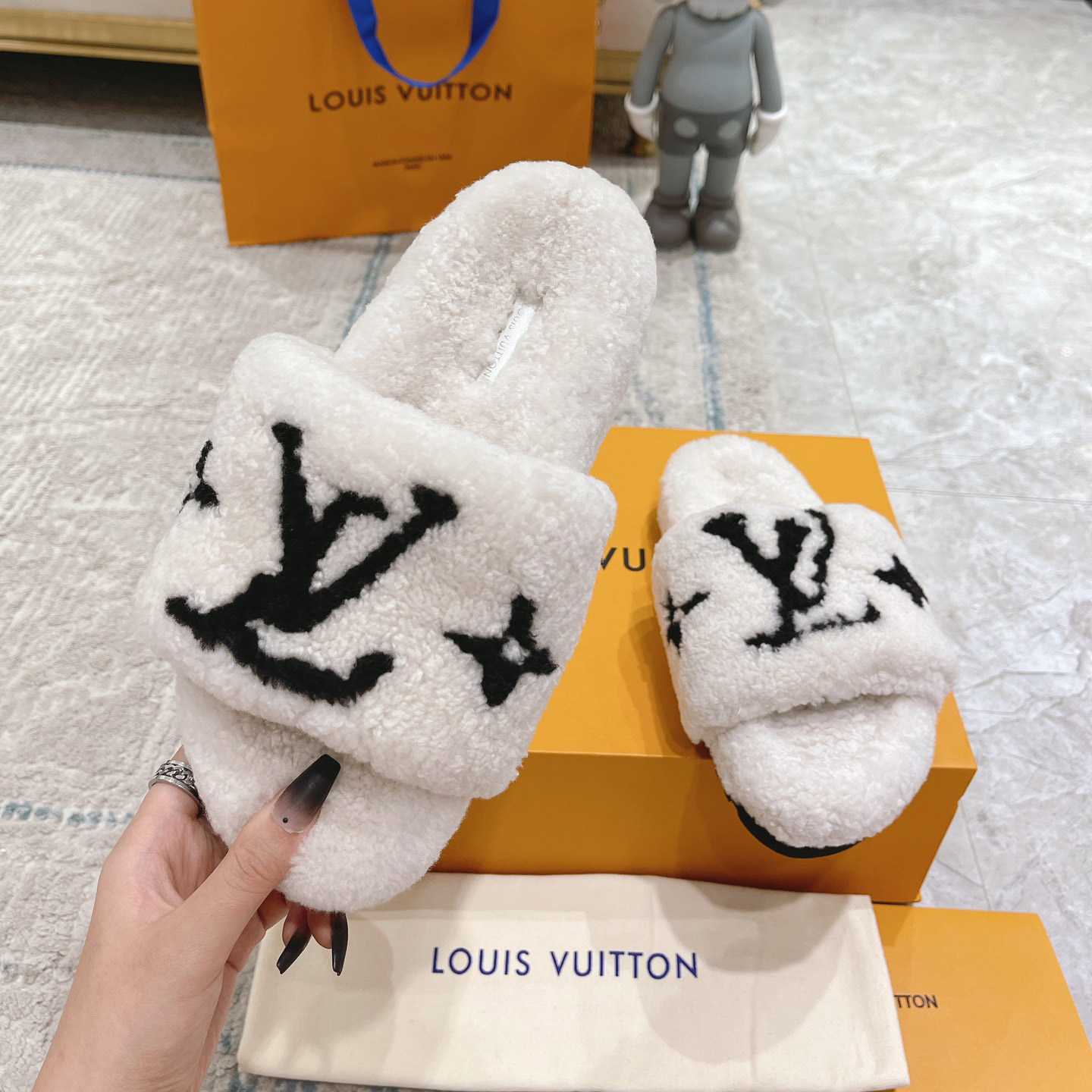 Louis Vuitton Paseo Flat Comfort Mule    - EUR FASHION