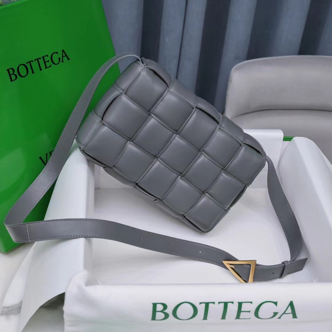 Bottega Veneta Padded Cassette(26-18-8CM) - EUR FASHION