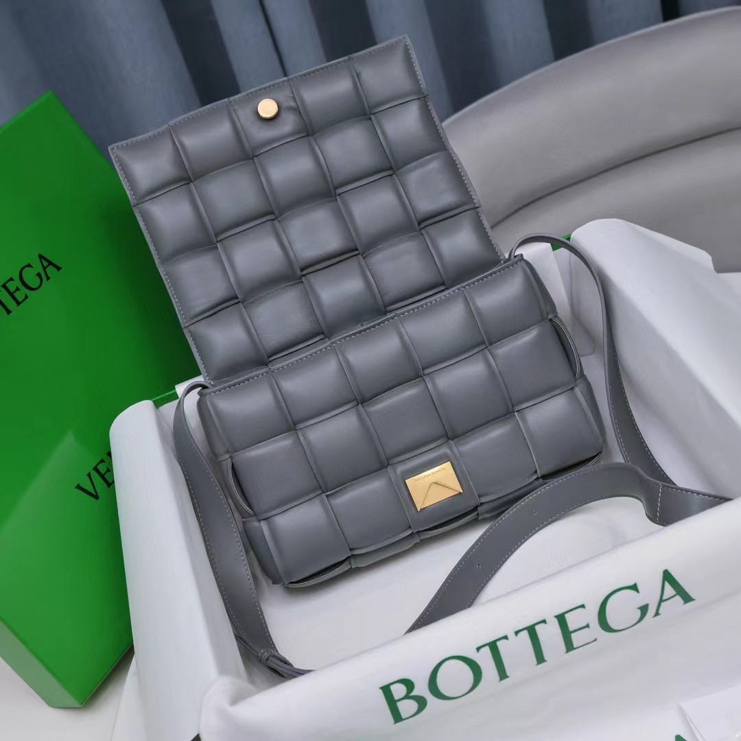 Bottega Veneta Padded Cassette(26-18-8CM) - EUR FASHION