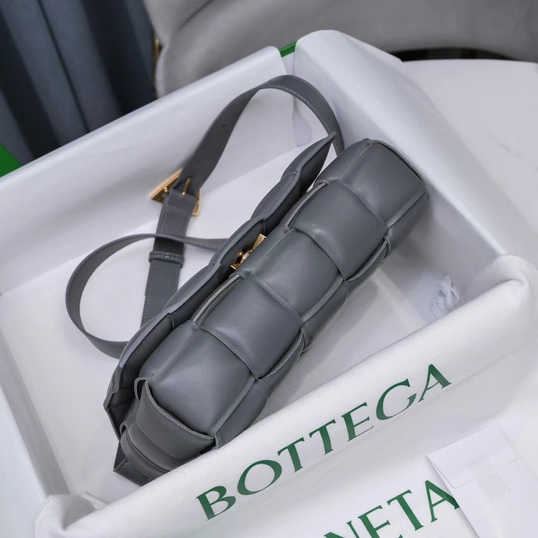 Bottega Veneta Padded Cassette(26-18-8CM) - EUR FASHION