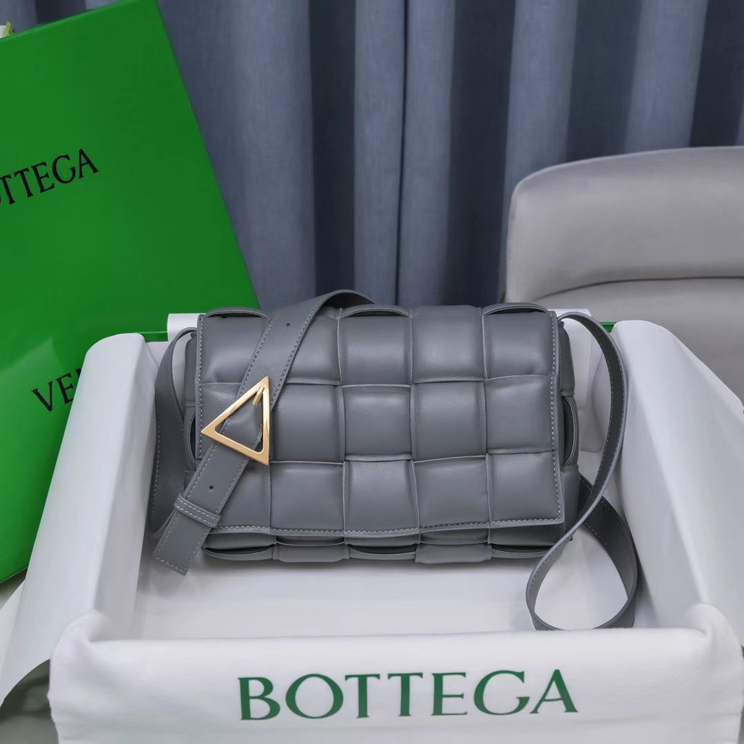 Bottega Veneta Padded Cassette(26-18-8CM) - EUR FASHION