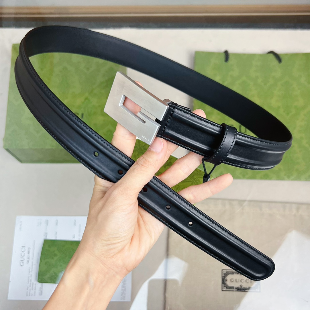 Gucci Thin Belt With Engraved Square G Buckle - EUR FASHION