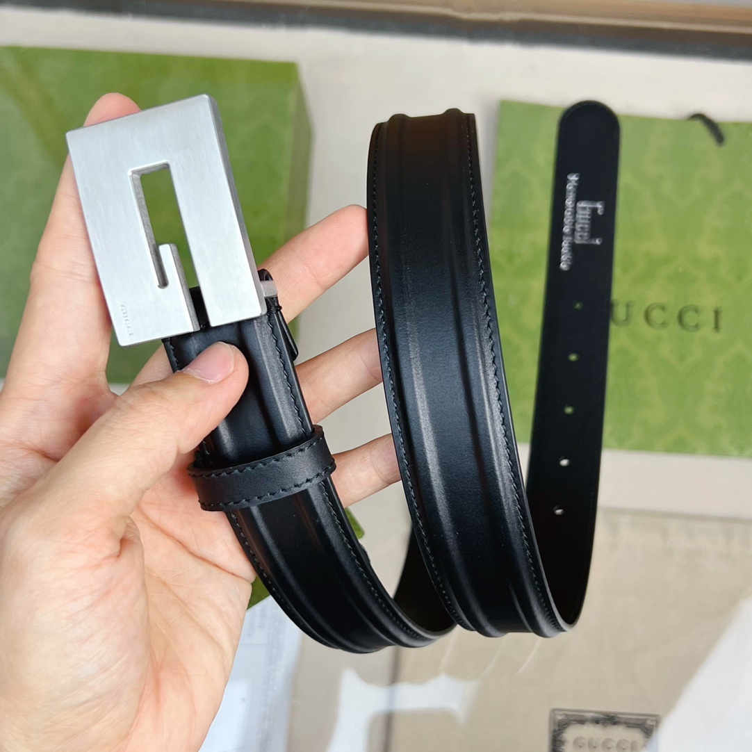 Gucci Thin Belt With Engraved Square G Buckle - EUR FASHION