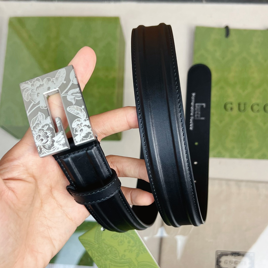 Gucci Thin Belt With Engraved Square G Buckle - EUR FASHION