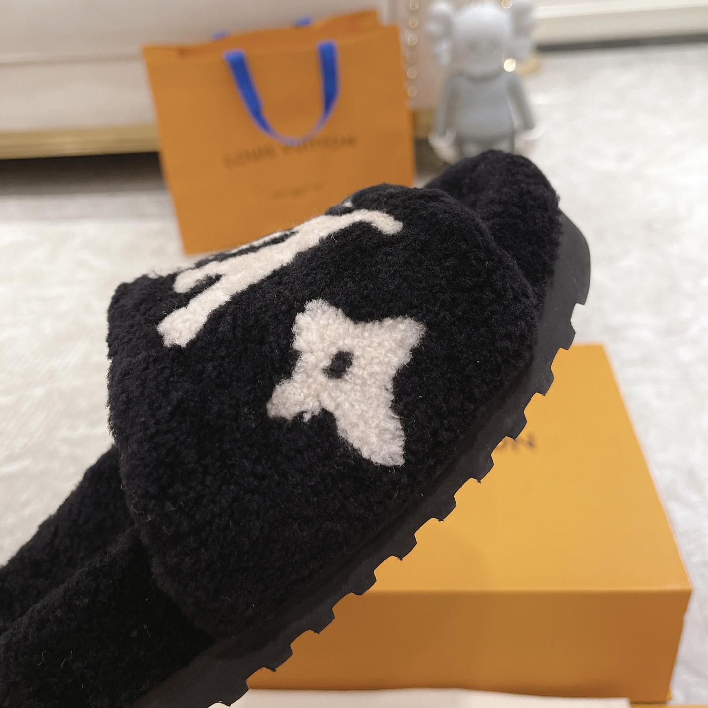 Louis Vuitton Paseo Flat Comfort Mule      1A8ZIT - EUR FASHION