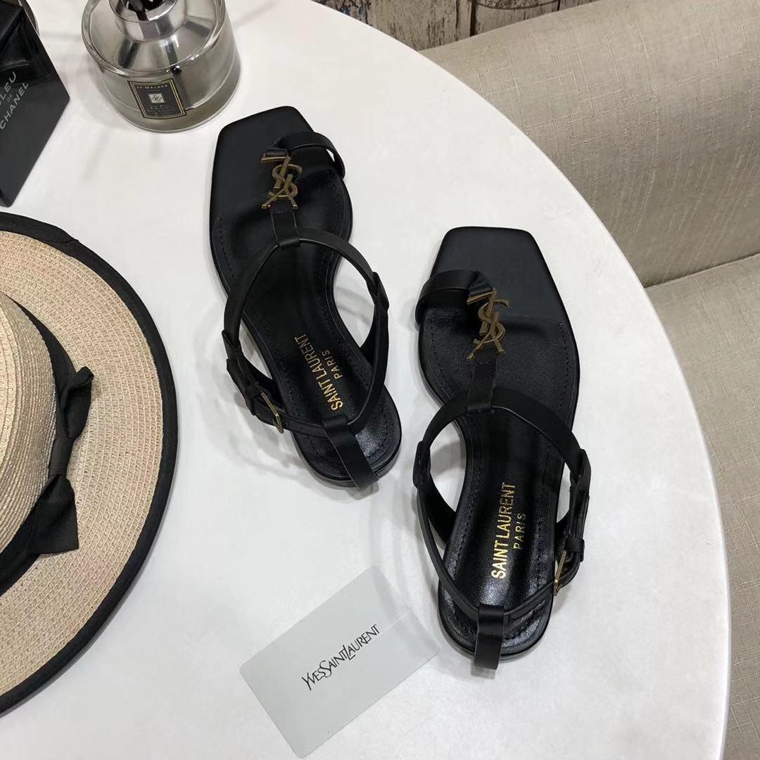 Saint Laurent Cassandra Flat Sandals In Smooth Leather With Gold-Tone Monogram - EUR FASHION
