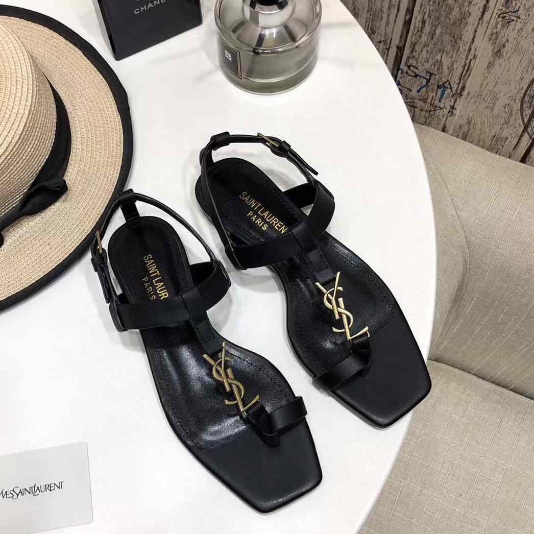 Saint Laurent Cassandra Flat Sandals In Smooth Leather With Gold-Tone Monogram - EUR FASHION