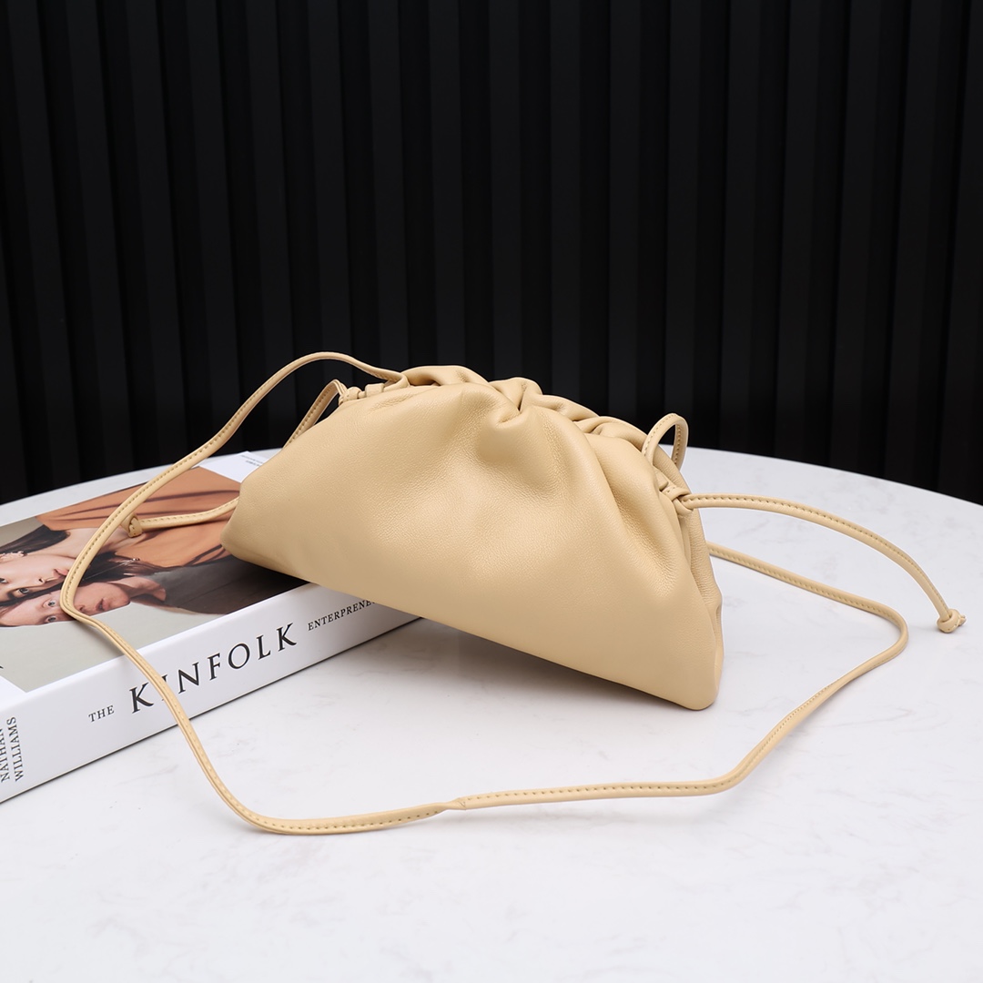 Bottega Veneta Mini Pouch(23-13-8cm) - EUR FASHION