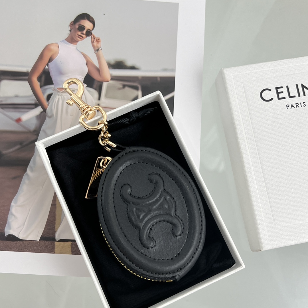 Celine Purse With Hook Cuir Triomphe In Smooth Calfskin  - EUR FASHION