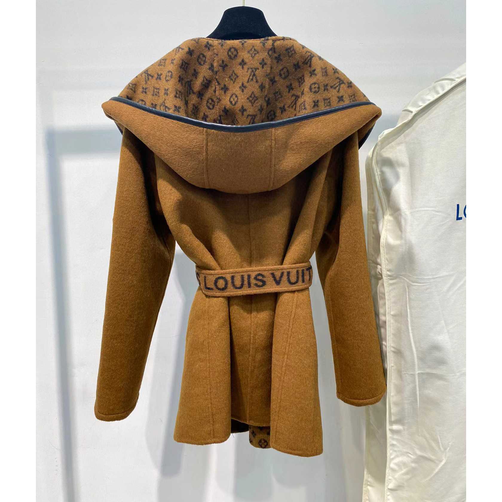 Louis Vuitton Signature Double Face Short Wrap Coat     - EUR FASHION