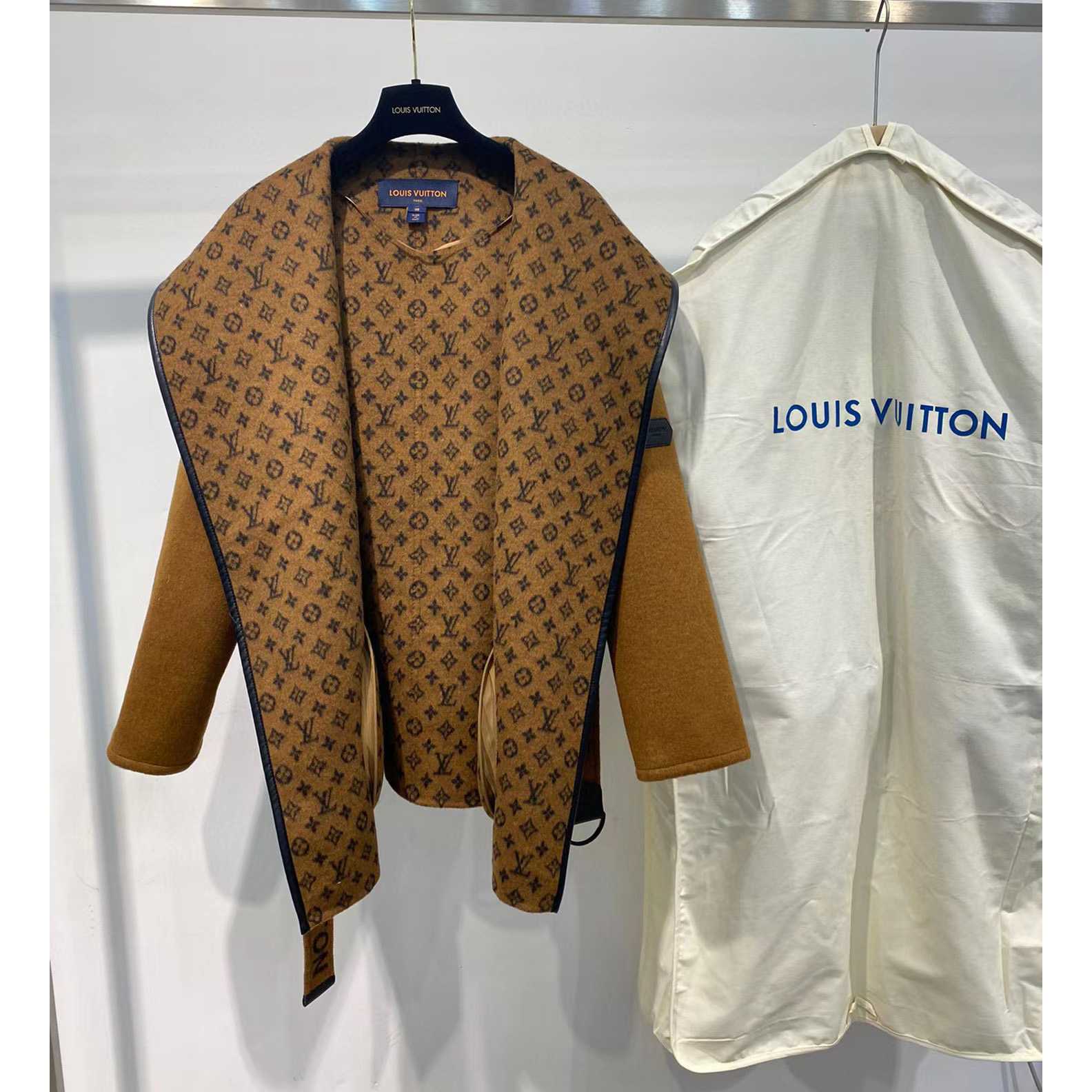 Louis Vuitton Signature Double Face Short Wrap Coat     - EUR FASHION