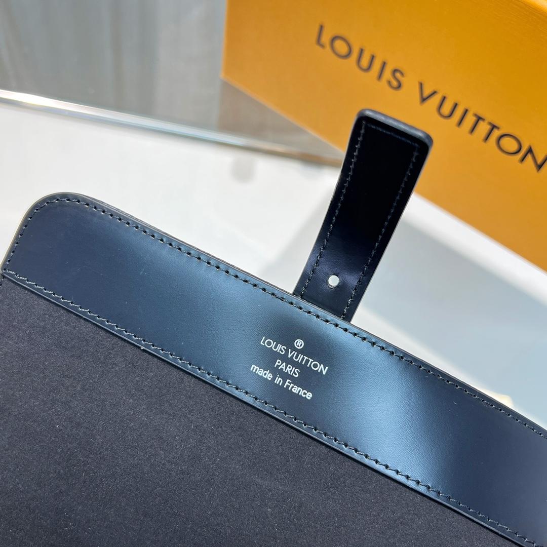 Louis Vuitton  3 Watch Case    - EUR FASHION