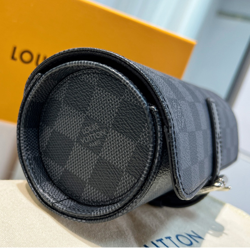 Louis Vuitton  3 Watch Case    - EUR FASHION