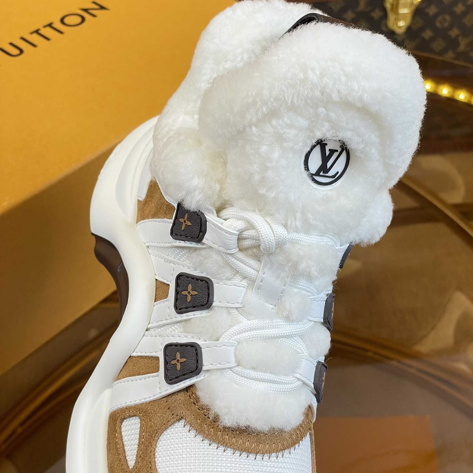 Louis Vuitton LV Archlight Sneaker       1AACQM - EUR FASHION